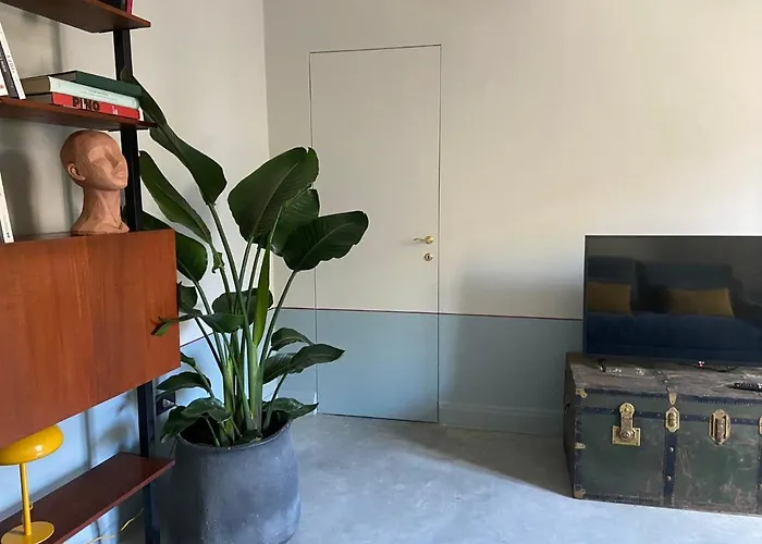 Maison B